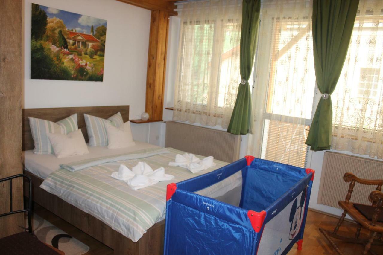 Fekete Rigo Vendeghaz Apartment Egerszalok Ngoại thất bức ảnh